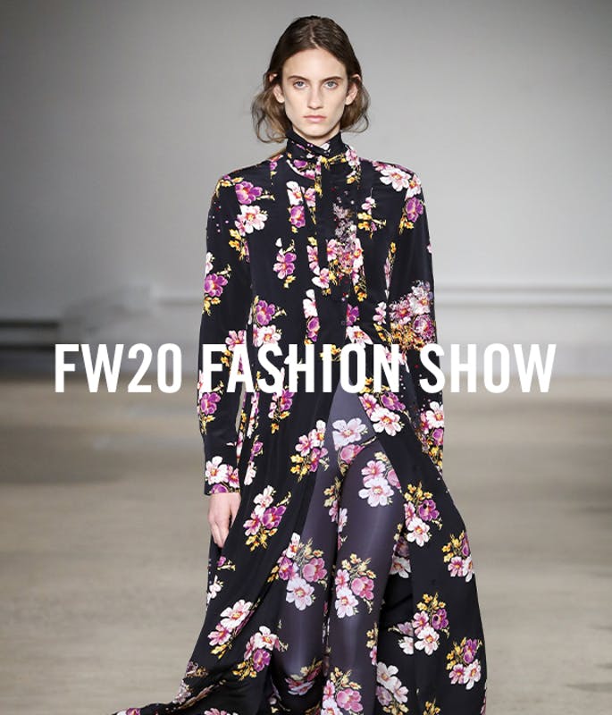 FW20-FASHION-SHOW MOBILE